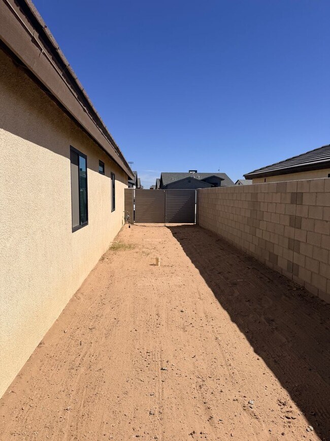 Building Photo - Fenced yard with gates. Ready for a new Occupant !! Three Bed, Two Bath
