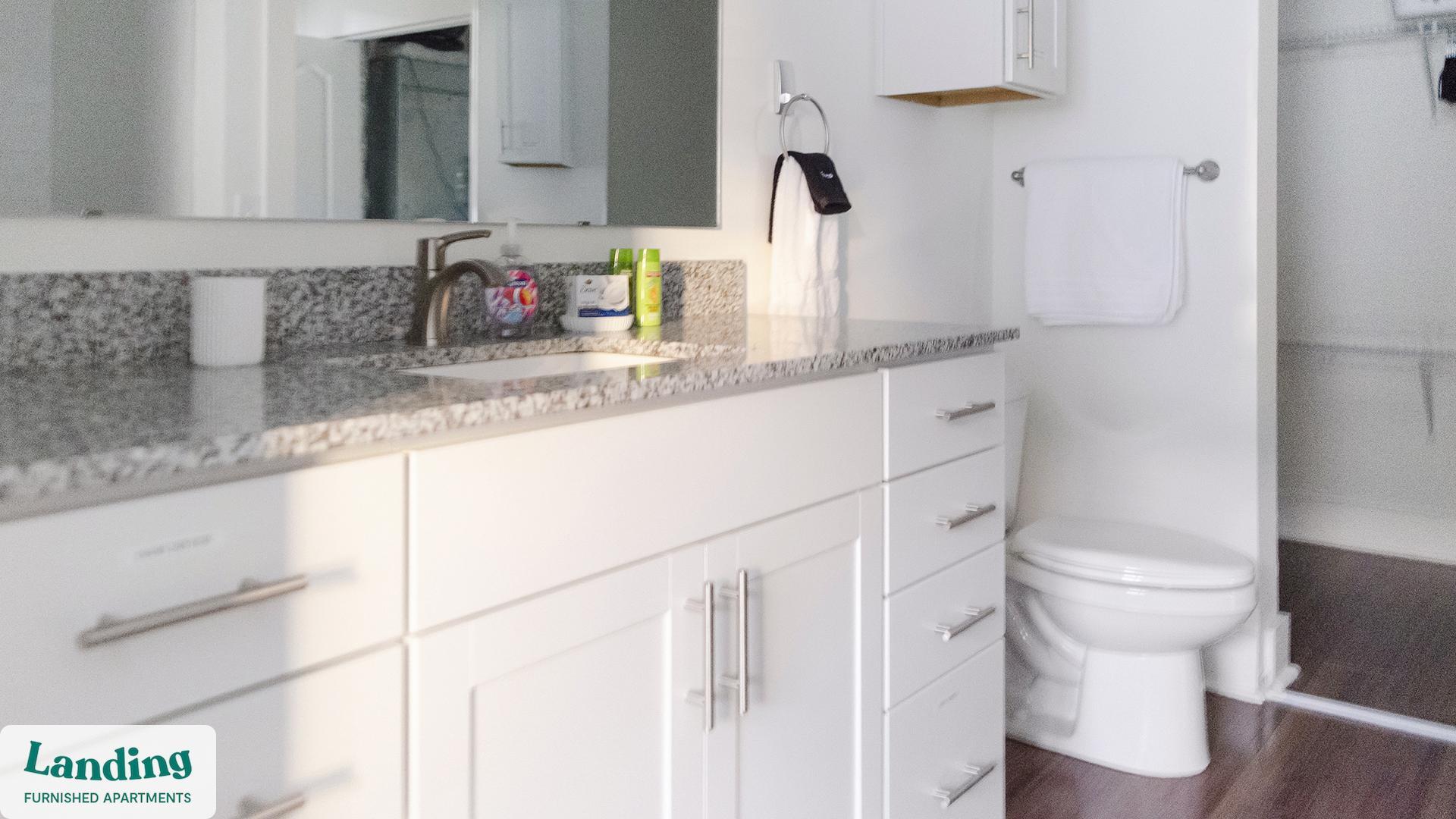 Building Photo - 901 Kelly Green Ln