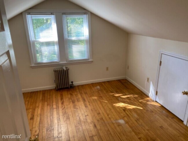 Building Photo - 3 br, 2 bath House - 1303 Valley Road