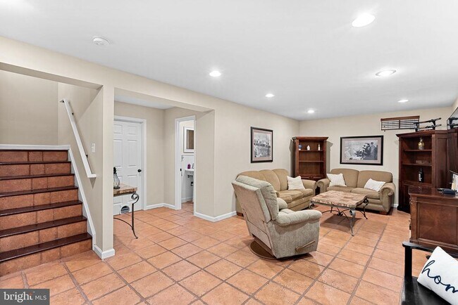 Building Photo - 42968 Chesterton St