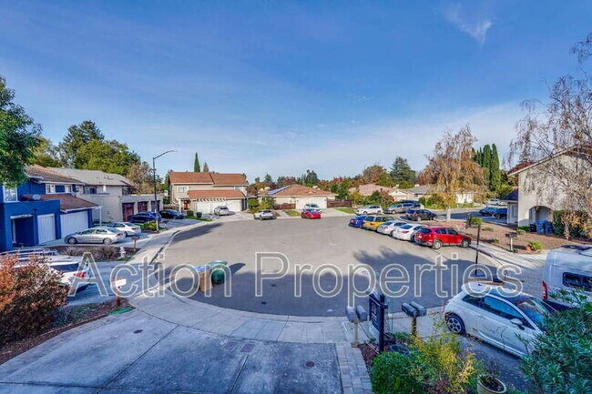 Building Photo - 135 Brenton Ct