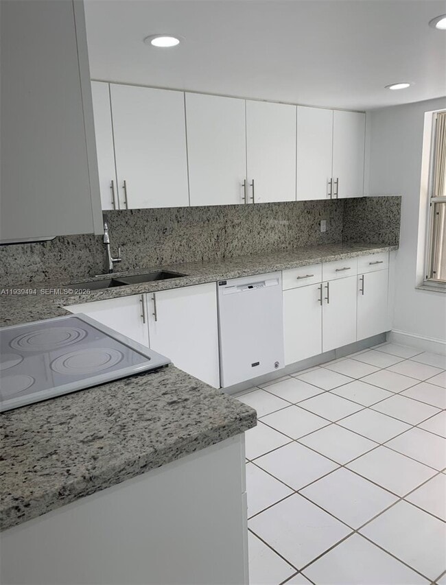 Building Photo - 6950 SW 55th Terrace E