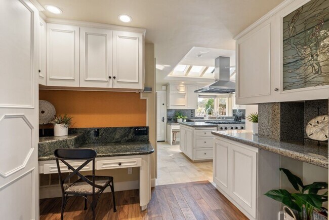 Building Photo - Stunning, Luxury La Jolla Shores Location with Panoramic Ocean Views!!