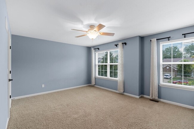 Building Photo - Stunning Former Display Home on a Quiet Cu...