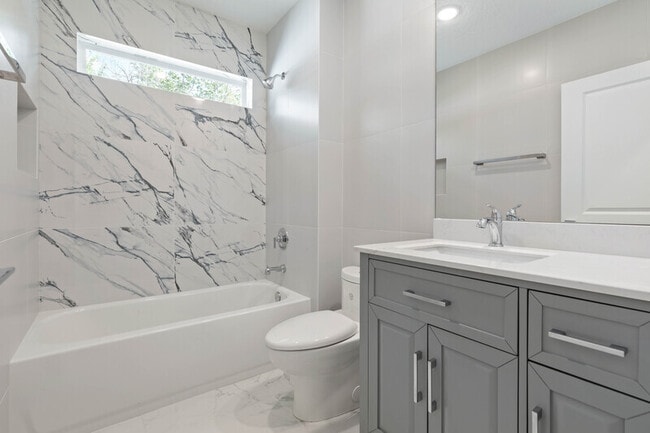 Building Photo - 4 Karl Ct