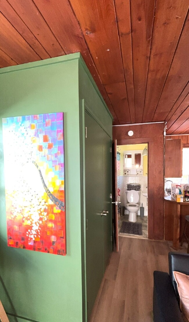 Building Photo - FURNISHED in Fondren!