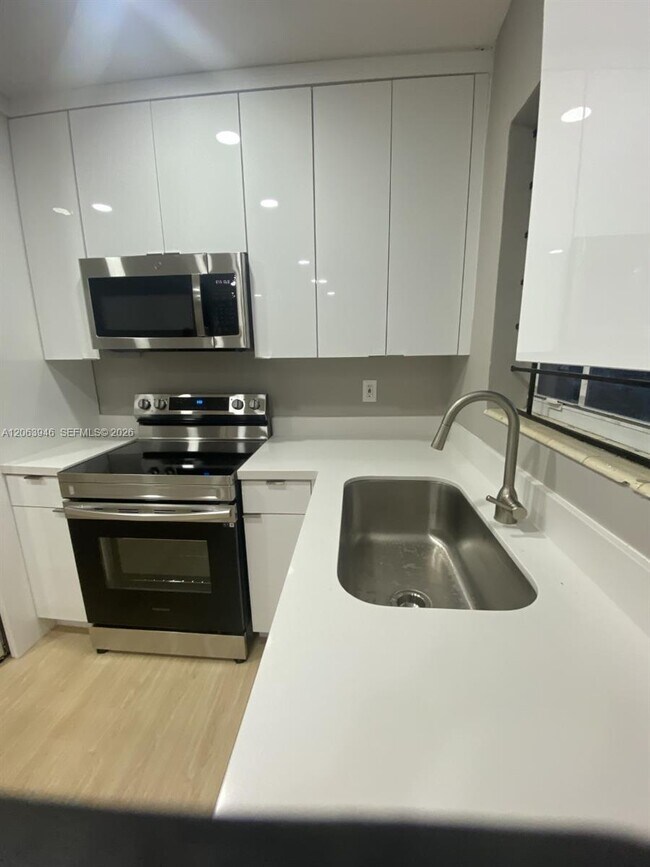 Building Photo - 217 NW 48th St