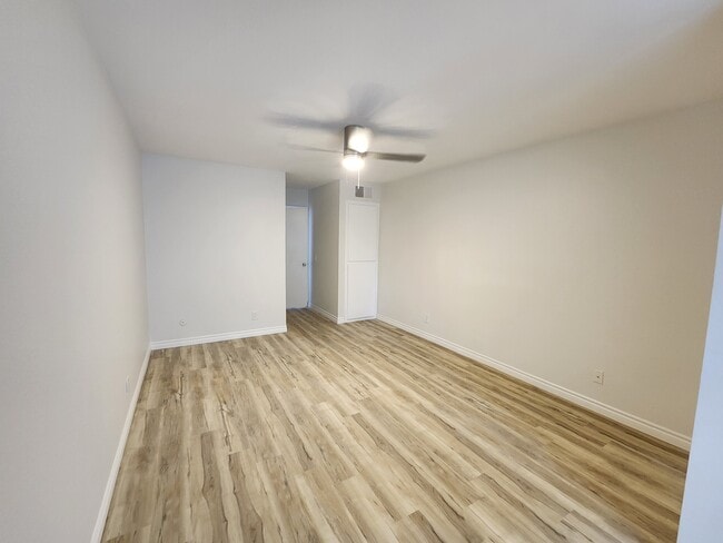 Building Photo - 4054 Nobel Dr