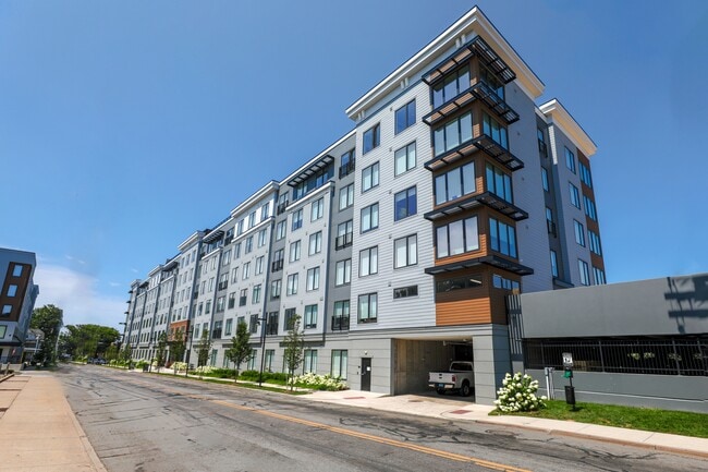 Building Photo - Canfield Park at Fairfield Metro