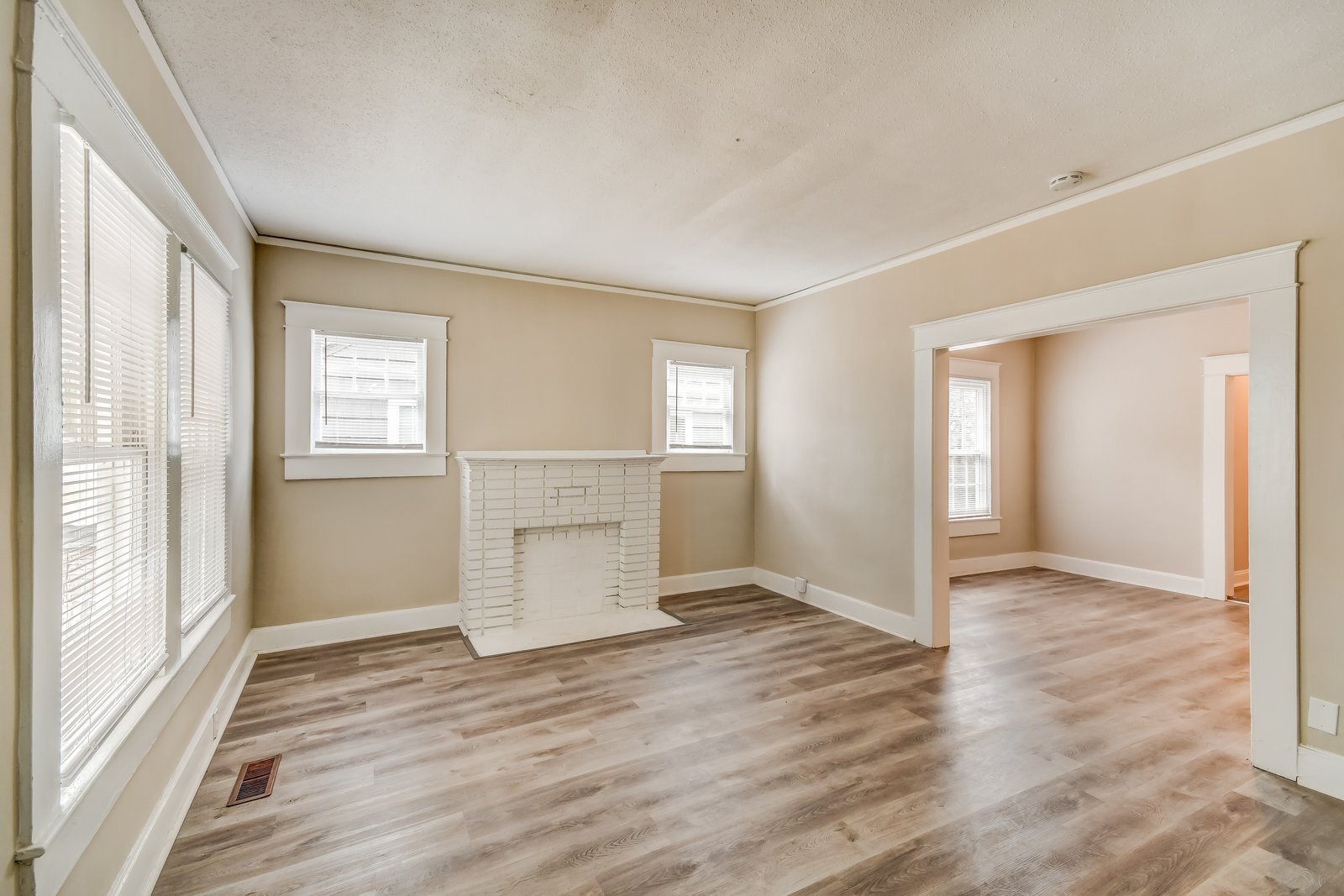 Building Photo - 7206 4th Ave S