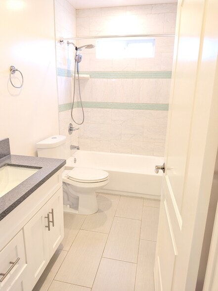 Building Photo - 2614 Chariton St