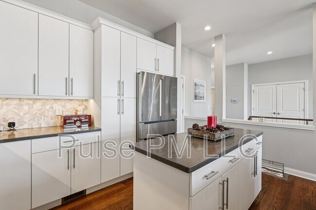 Building Photo - 1226 Grays Peak