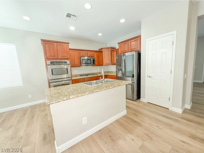 Building Photo - 2213 Bon Papa Ct