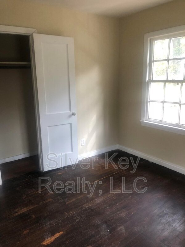 Building Photo - 505 Guille St