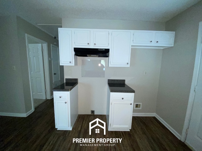 Building Photo - Charming 3BR/2BA in Raleigh | Hardwood Floors & Large Fenced Backyard