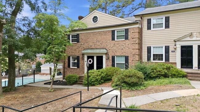 Building Photo - 3733 Yorktown Pl