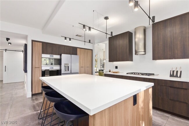 Building Photo - 9301 St James Cir