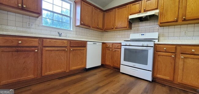 Building Photo - 10600 Redbud Ln