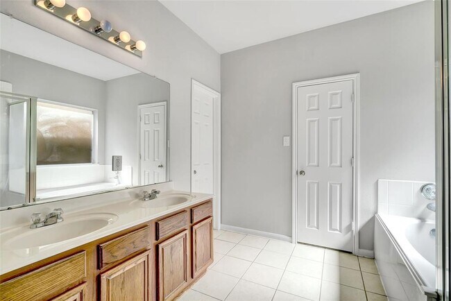 Building Photo - 31723 Regal Park Ct
