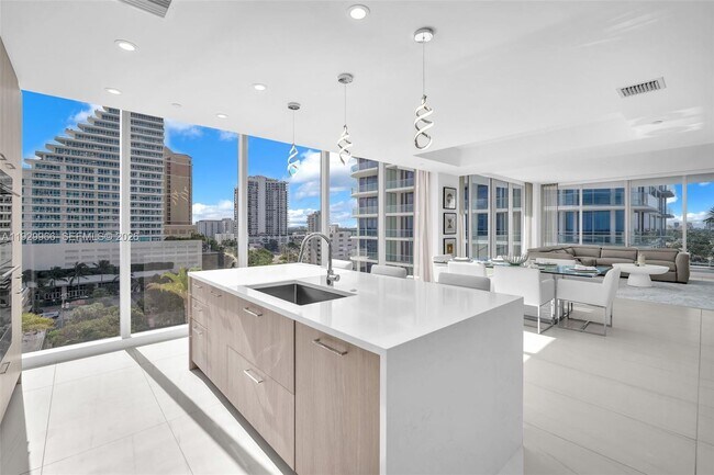 Building Photo - 151 N Seabreeze Blvd