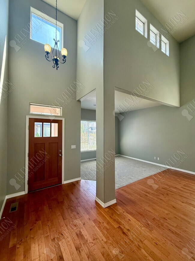 Building Photo - 60974 Snowbrush Dr