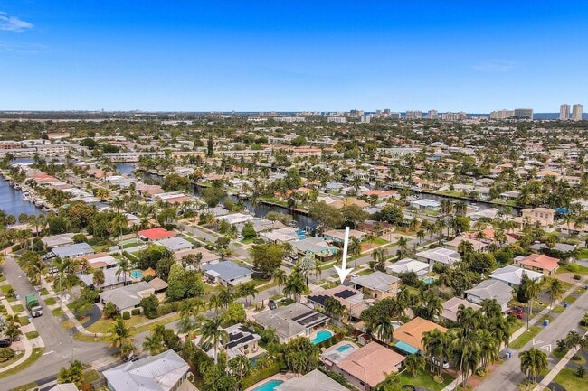 Building Photo - 470 SE 4th Ct