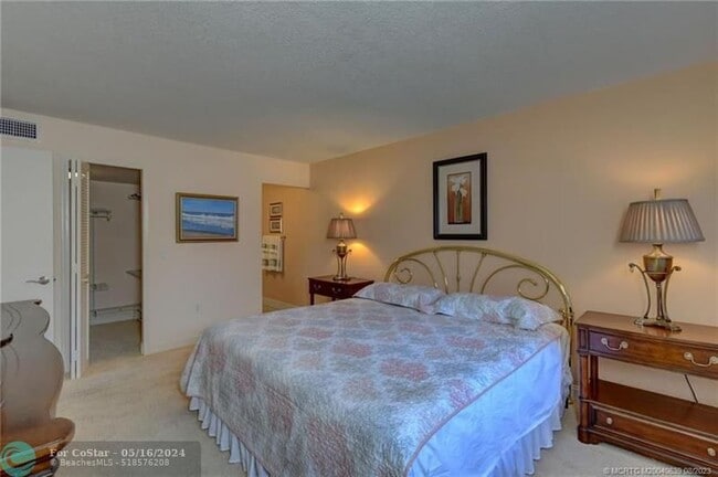 Building Photo - 10980 S Ocean Dr