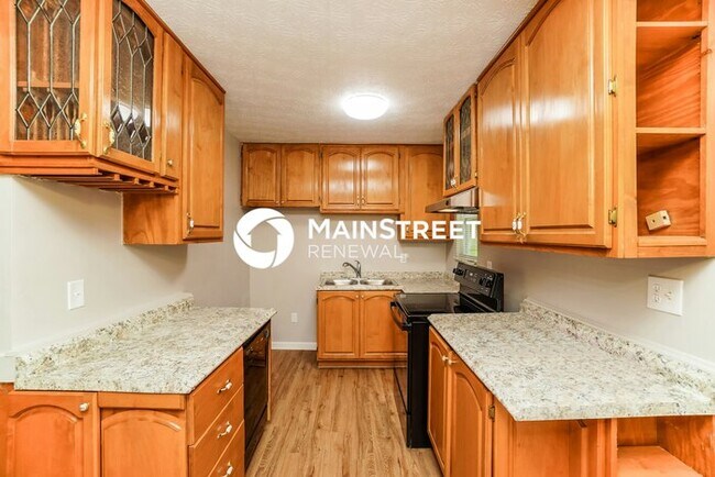 Building Photo - 3 Bedroom Pet-Friendly Home in COLUMBUS, OH with Main Street Renewal