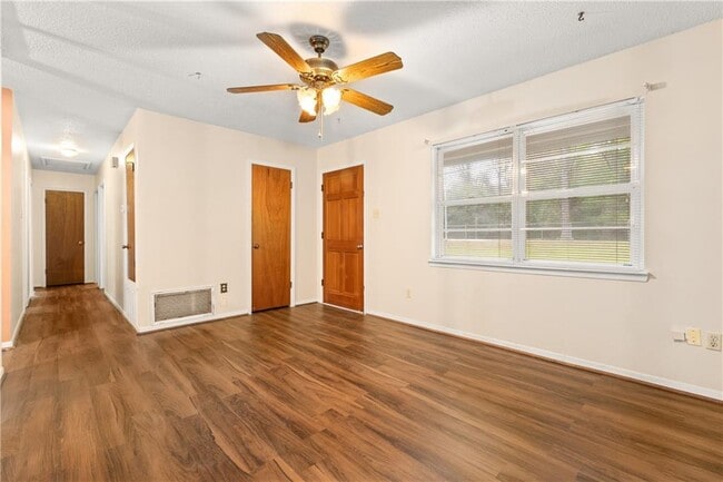 Building Photo - 11297 Old Moffat Rd