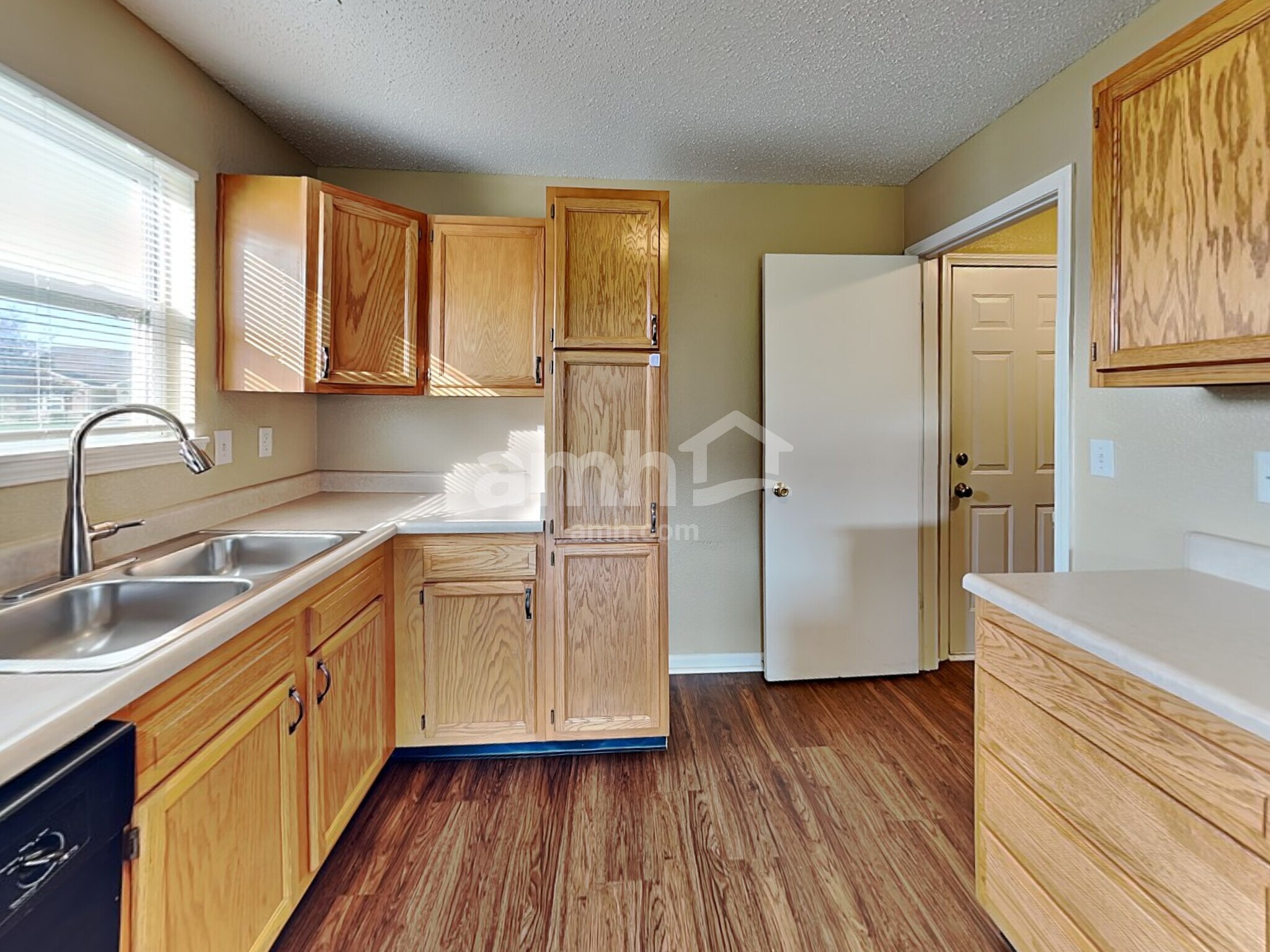 Building Photo - 5719 Wood Hollow Dr