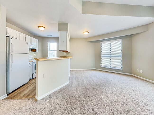 Building Photo - 8155 Cedar Glen Dr