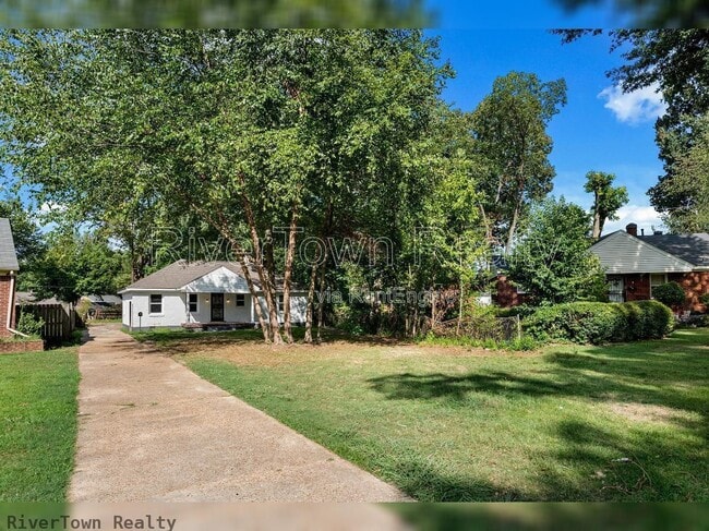 Building Photo - 810 Indian Dr