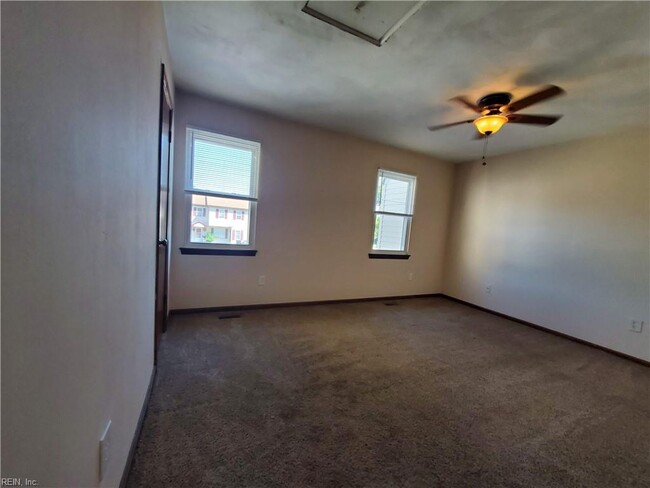 Building Photo - 5489 Davis Way