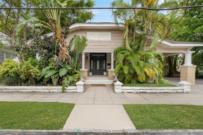 Primary Photo - 905 E 22nd Ave.