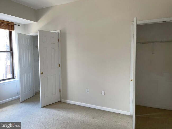 Building Photo - 837 N 2nd St