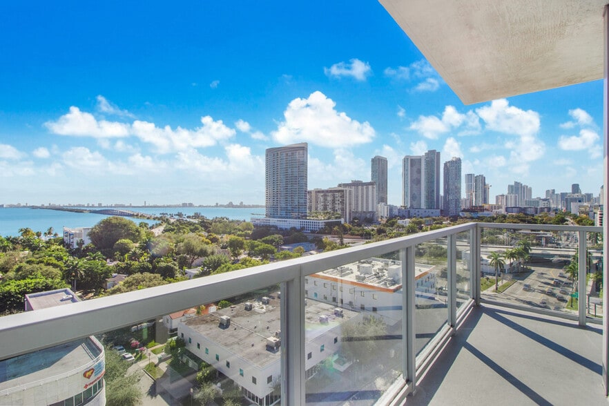 Building Photo - 3900 Biscayne Blvd