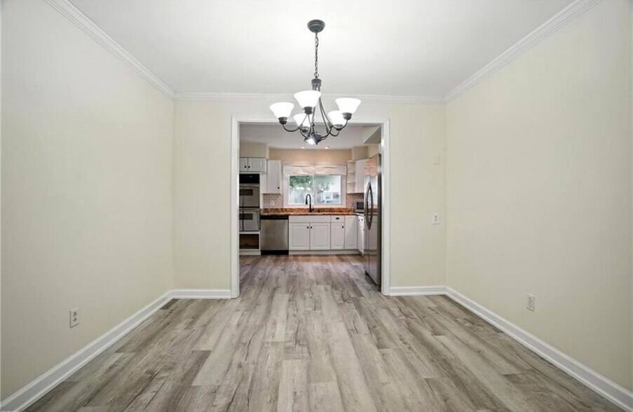 Building Photo - 590 Tenbee Ln