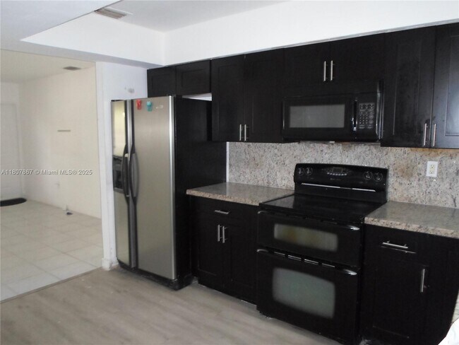 Building Photo - 60 NE 184th Terrace