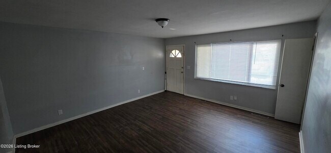 Building Photo - 2420 Farnsley Rd