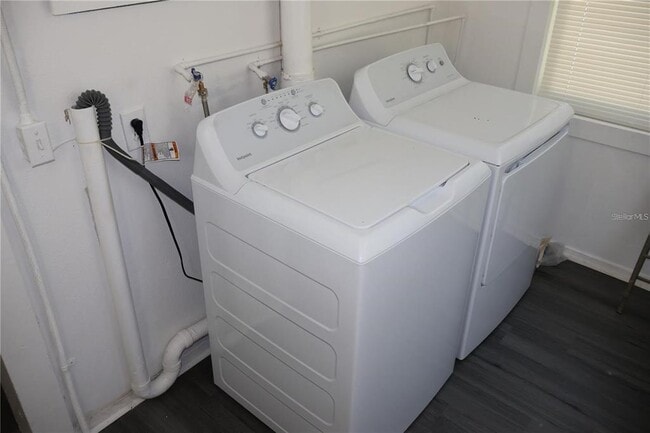 Building Photo - 1919 W Union St