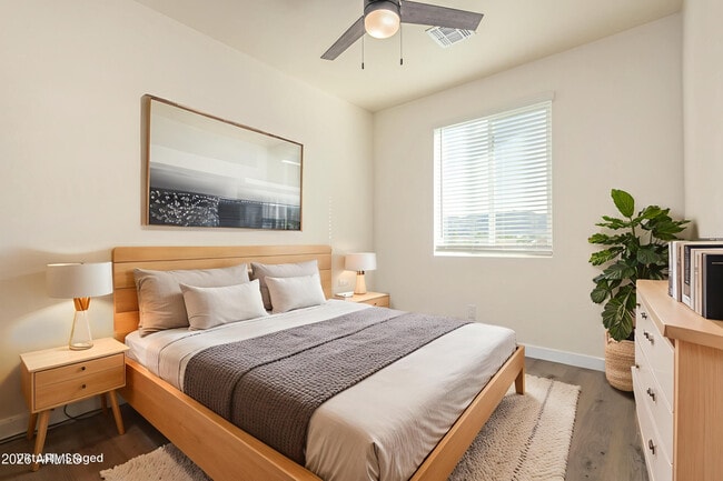 Building Photo - 133 W Latona Rd