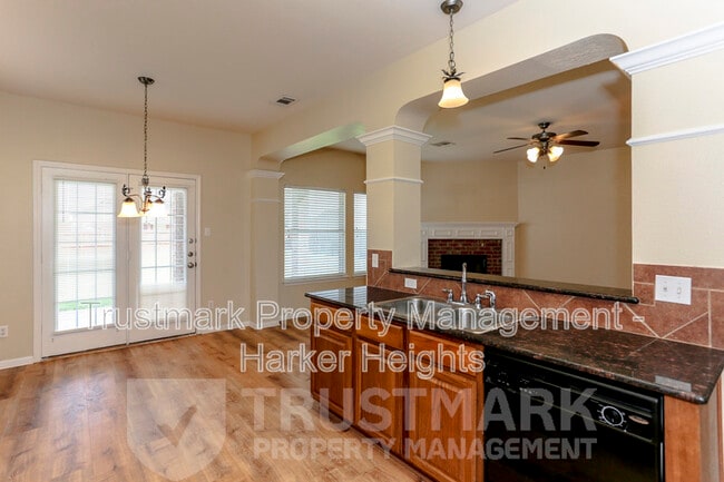 Building Photo - 212 Crowfoot Dr