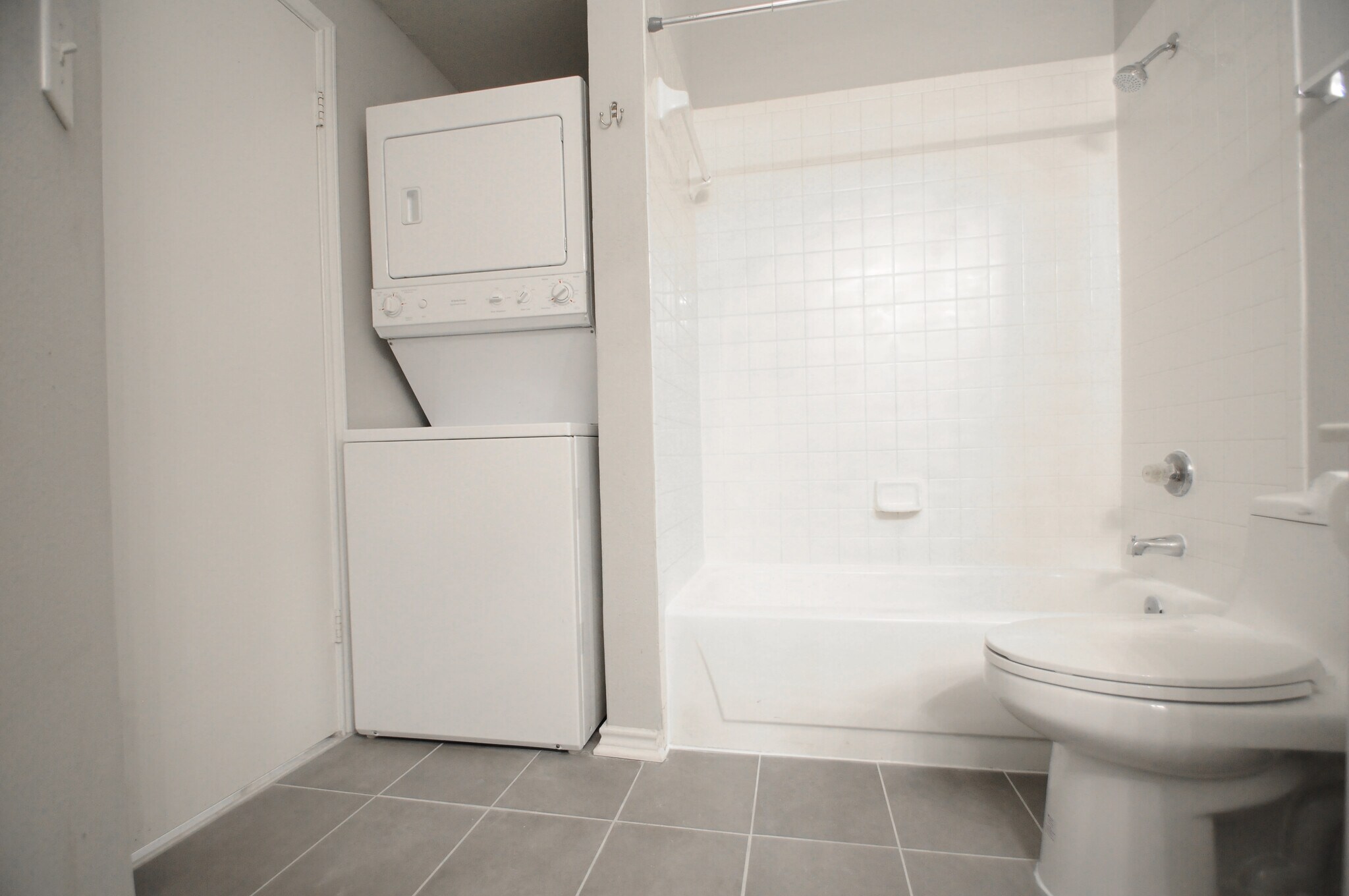 Building Photo - 3903 Penderview Dr