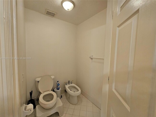 Building Photo - 4653 NW 94th Pl