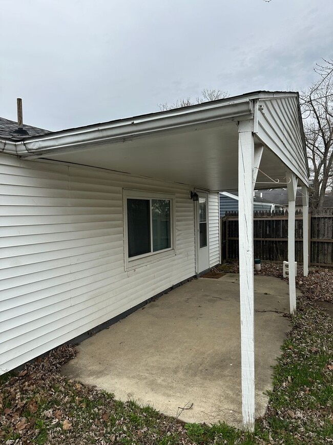 Building Photo - Your Yorktown Home Base | Love Coming Home