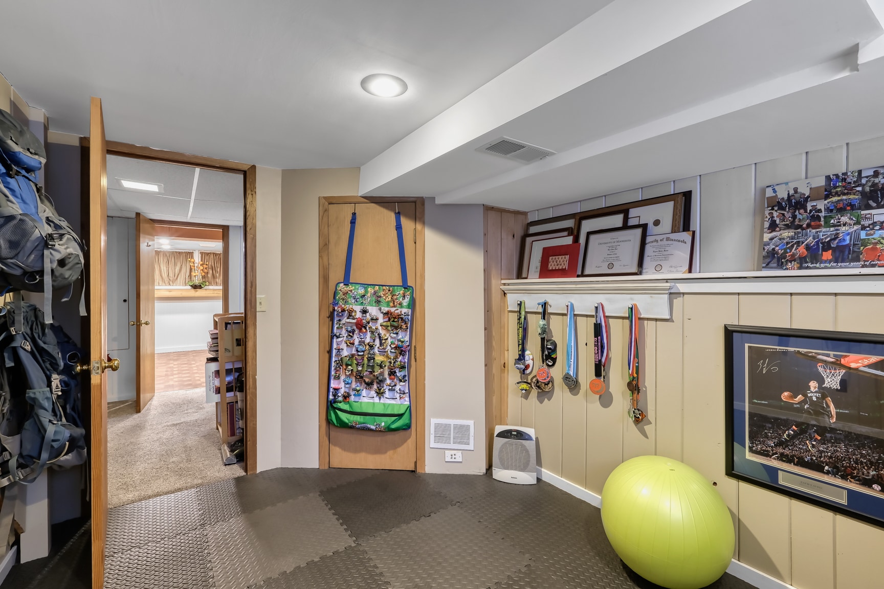 Building Photo - 5050 Manitou Rd