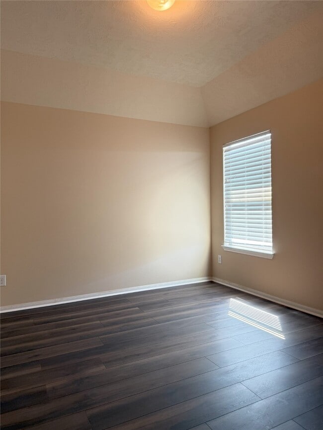 Building Photo - 22434 Albee Dr