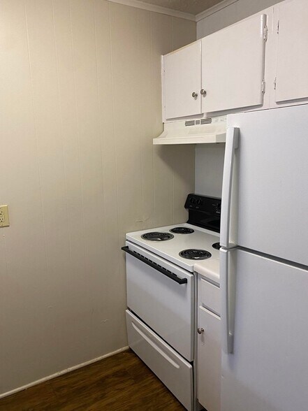 Building Photo - 301 Barcelona Dr