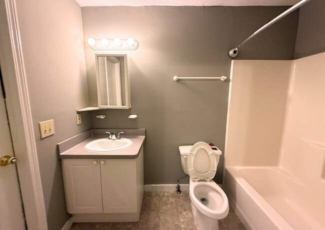 Building Photo - 1003 Curran St NW