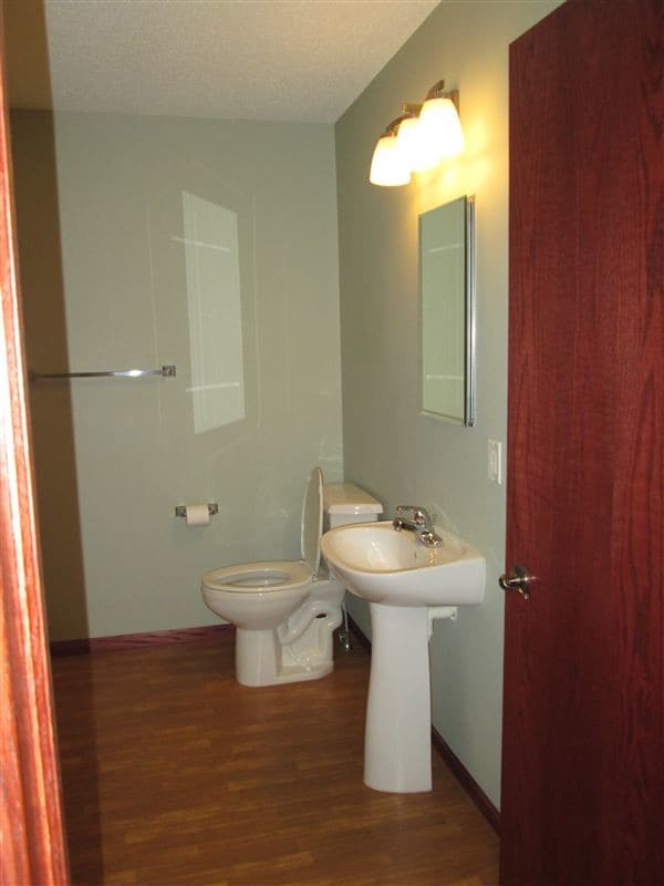 Building Photo - 3 br, 2 bath Townhome - 1621 Park Drive SE